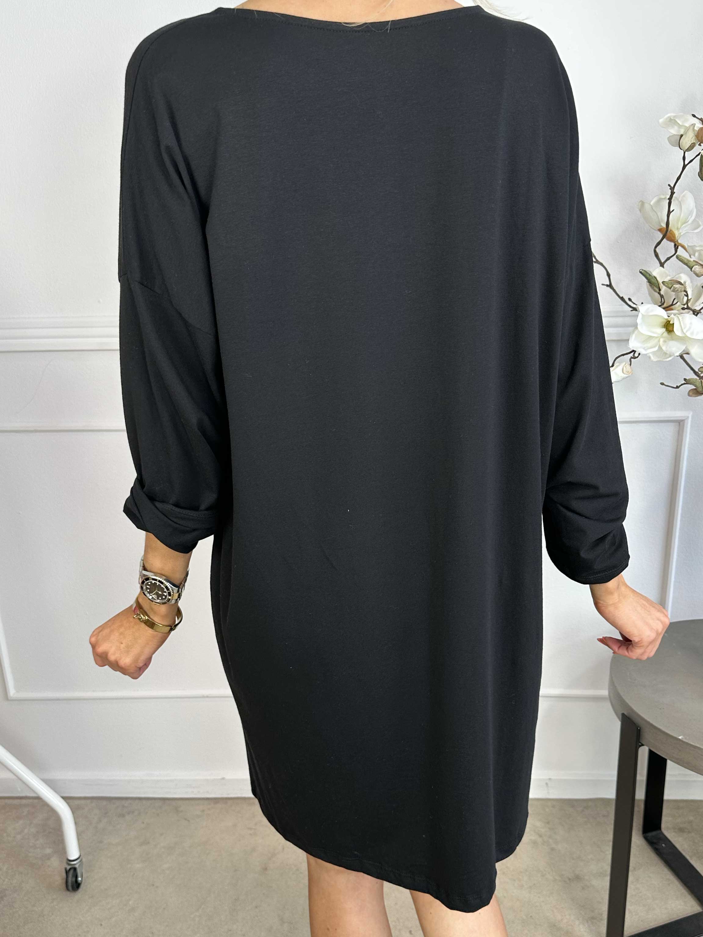 Susanna - Joggingklänning i bomull med färgade blommotiv